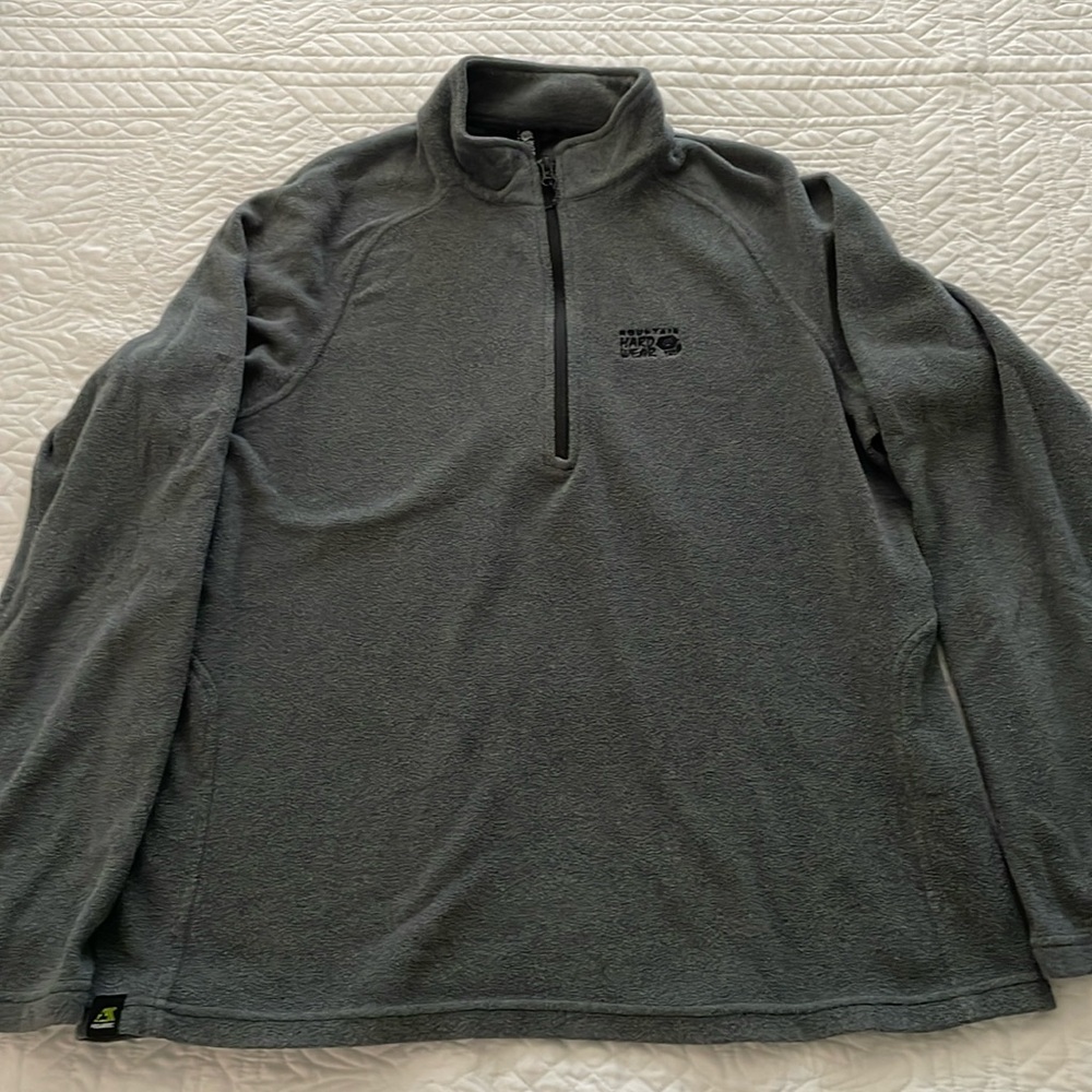 Mountain Hardwear Men's Light Gray 1/4 Zip Polartec Fleece pullover